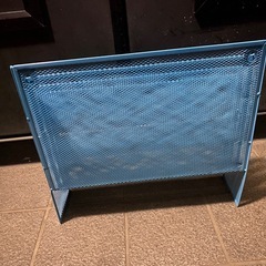 無料　壁掛けできる書類ラック差し上げますの画像