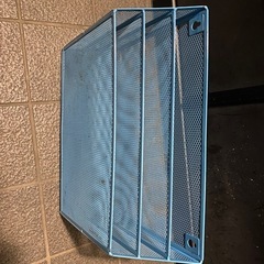 無料　壁掛けできる書類ラック差し上げますの画像