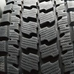 235/60r18 スタッドレス バリ溝 4本の画像