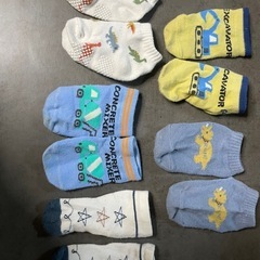 まとめ売り　キッズ洋服 女の子　アウター　ダウン　パーカー　靴下　洋服　キッズの画像