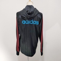 ‼️現金可能‼️adidas フード付きジャケット ブラック/レッドの画像