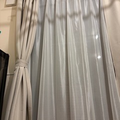 カーテン(きれい)の画像