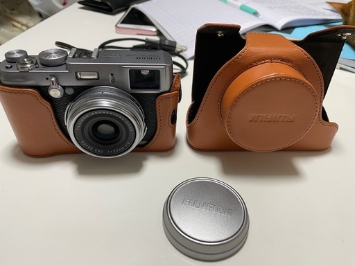 Fujifilm X100 シルバー美品純正ケース・充電器付き (Minato) 成田湯川