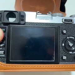 Fujifilm X100 シルバー　美品　純正ケース・充電器付き の画像