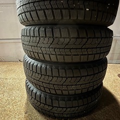 スタッドレスタイヤホイル付きの画像