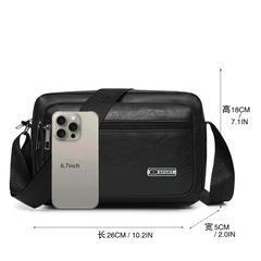 新品未使用品✨メンズ ショルダーバッグ ブラック／多ポケット・軽量・通勤通学にも◎ 定価¥3986の画像