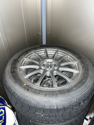 スタッドレスタイヤ