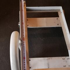 傾斜コンテナスタンド 選別台 仕分け台 大型 バケット台 キャスター付 台車 農業 野菜 果物 工場の画像