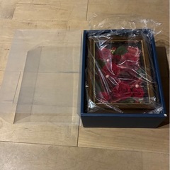 プリザーブドフラワー ボックスアレンジ 赤いバラ メッセージギフトの画像