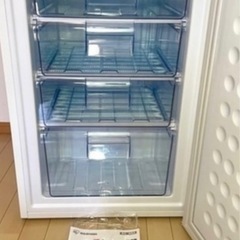 【未使用保証有り】アイリスオーヤマ 冷凍庫 85L ホワイト IUSD-9B-W 前開き式 直冷式 幅55cm の画像
