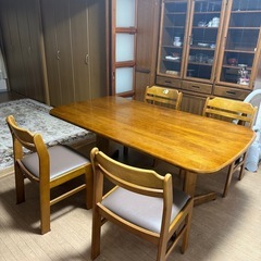 ダイニングテーブル　椅子4脚セットの画像