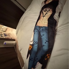 ONE PIECE ロー 抱き枕 160㎝の画像