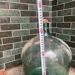 ガラス　ボトル　黒部市尾山の画像