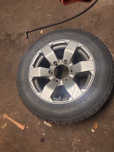 【12月のみ出品】ハイエース　スタッドレス　ホイール