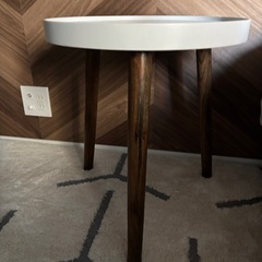 サイドテーブルの画像