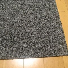 日本製タイルカーペット厚み6.5㎜・1枚２００円・在庫１３８枚（１５０２）未使用品の画像