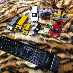 車のおもちゃの画像