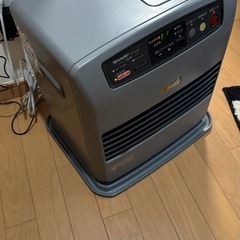 石油ファンヒーターの画像