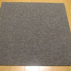 日本製タイルカーペット厚み6.5㎜・1枚００円・在庫３５枚（１６...