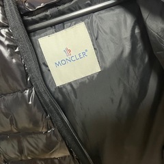 24日まで✌️MONCLER アウターの画像