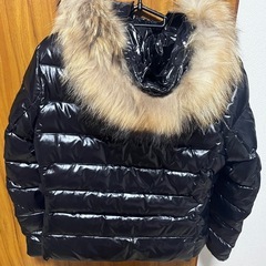 24日まで✌️MONCLER アウターの画像