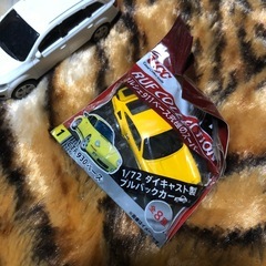 車のおもちゃの画像