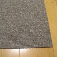 日本製タイルカーペット厚み6.5㎜・1枚２００円・在庫６６枚（１６４０）未使用品の画像