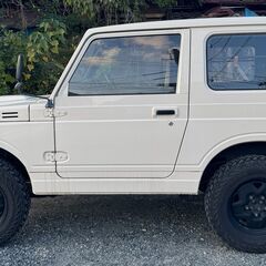 ジムニー JA11 / 平成5年 / 全塗装済み（ハーベストムーンベージュ）/ 車検R8年4月 / 改造車 / 調子良好 / 雨漏りありの画像