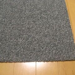 日本製タイルカーペット厚み6.5㎜・1枚２００円・在庫２７枚（１６４２）未使用品の画像