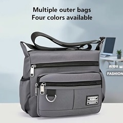 🉐シルバー大容量クロスボディバッグ❣️
の画像