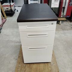 井上金庫　木目調天板　３段脇机『中古美品』複数入荷！の画像