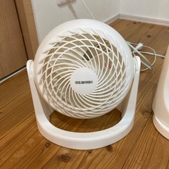 綺麗な小型扇風機⭐️3台セット
の画像