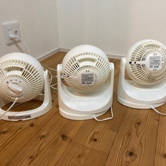 綺麗な小型扇風機⭐️3台セット
の画像