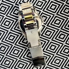 【美品！】GUESS メンズ ステンレススチール ゴールドカラー クリスタル装飾 腕時計の画像