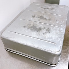 【お譲りの方決まりました】業務用 大型角アルミ バット 揚げ物入れ等の画像