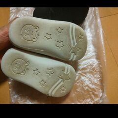 苺スニーカー12.5と黒ブーツ13センチセットの画像