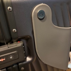 大人も座れるスーツケース（機内持ち込み不可）の画像