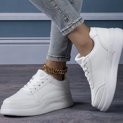 🉐26cmの合成皮カジュアルスニーカー❣️の画像