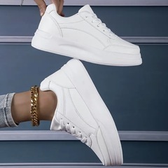 🉐26cmの合成皮カジュアルスニーカー❣️の画像