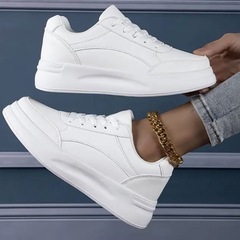 🉐26cmの合成皮カジュアルスニーカー❣️の画像