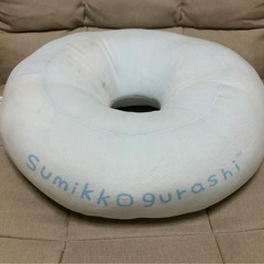 タグ付き未使用 すみっコぐらし ドーナツクッション 水色の画像