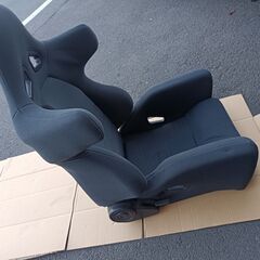  メーカー不明 バケットシート 取り付けネジは下どめの画像