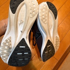 アシックススニーカーの画像