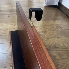 アップライトピアノの外付け譜面台の画像