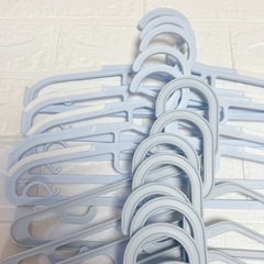 キッズハンガー　17本セット売りの画像