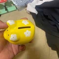 豚の花柄貯金箱の画像
