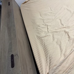 ダブルベッドフレームの画像