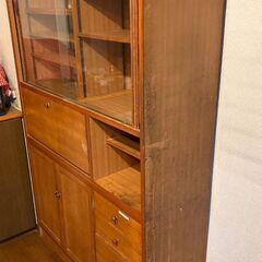 食器棚の画像