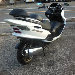 YAMAHA マジェスティ125FI エアロカウル 他カスタムして有　ホワイト　セル始動 オイル交換他 お金かけ整備　納車整備点検済み　登録後すぐ乗り出せます。直接引き渡し　配送手配も可の画像
