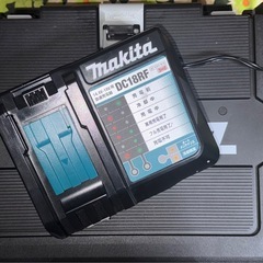 【値下げ相談可⭕️】makita インパクトケース+充電器セット の画像